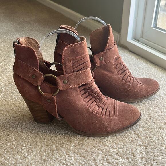 Seychelles Impossible Suede Cognac Bootie - Picture 1 of 11